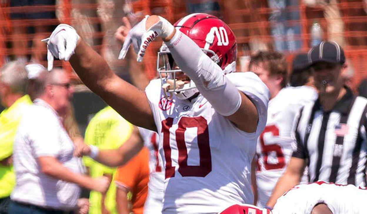 The absolute(ly hilarious) audacity of Alabama players taunting Texas' after winning by one point.