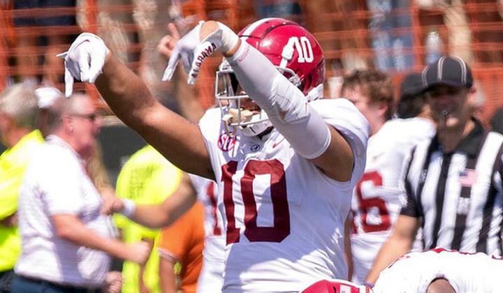 The absolute(ly hilarious) audacity of Alabama players taunting Texas' after winning by one point.